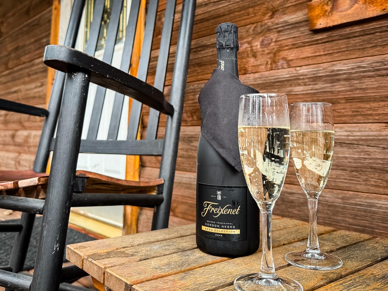 Romance Package Champagne 1