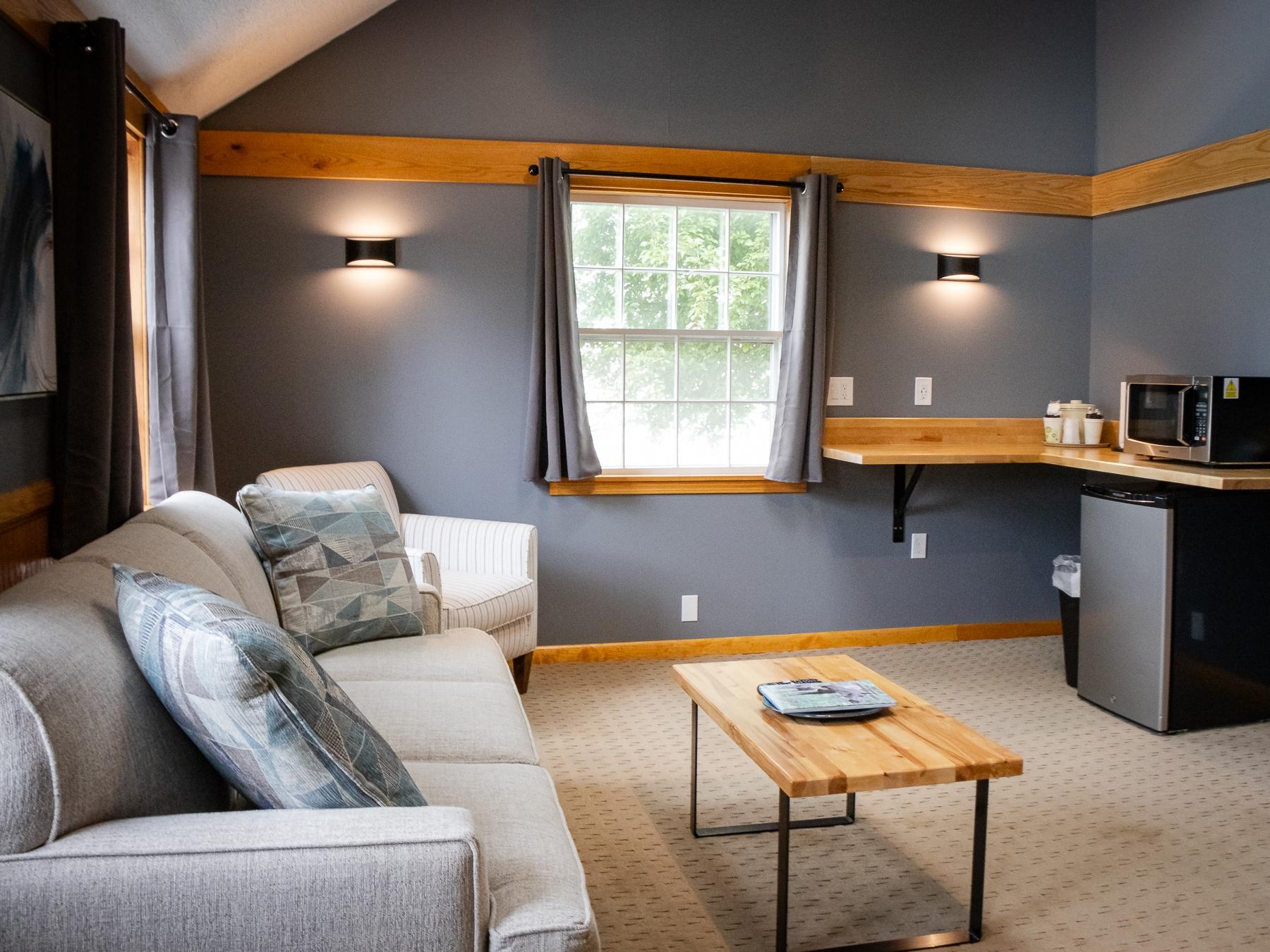 Garden Suite King Bed 3